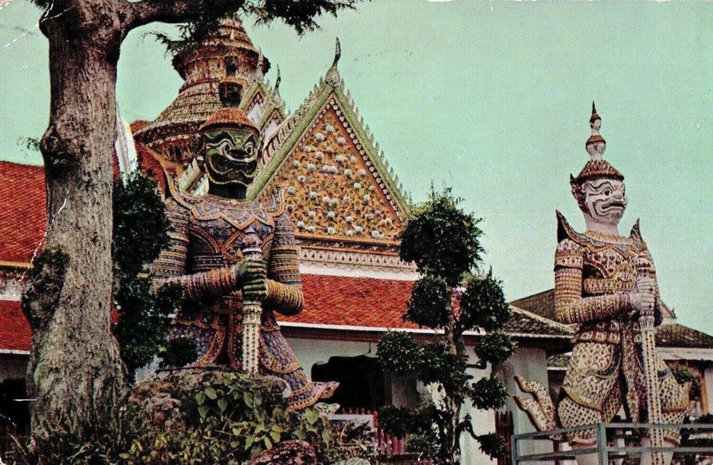 Guards in the compound of Wat Phra Kaeo