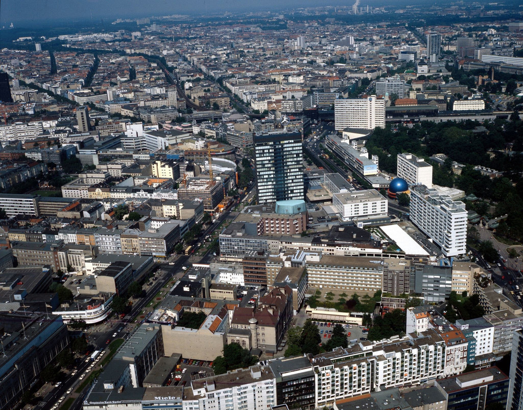 Panorama des Innenstadtbereichs mit Europacenter, Tauentzien und Budapester Strasse