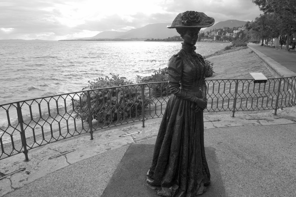 Statue de bronze, Belle époque au bord du Lac de Neuchâtel