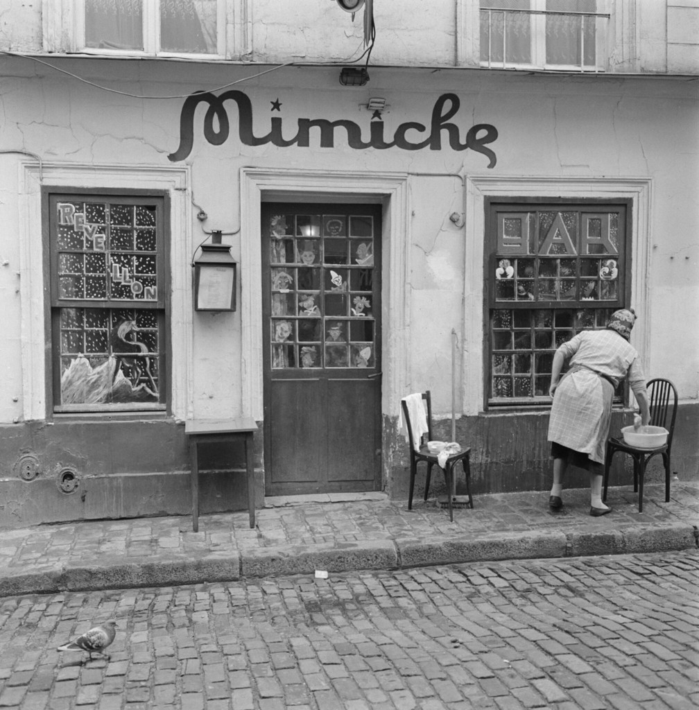 Bar Mimiche à Montmartre au petit matin