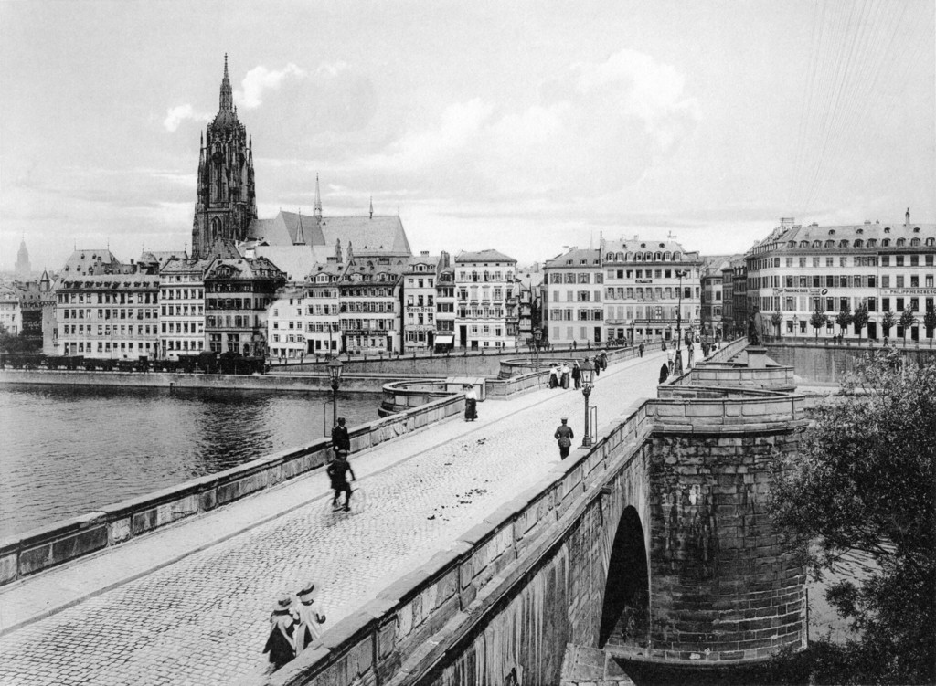 Alte Brücke. Blick von der Brückenmühle