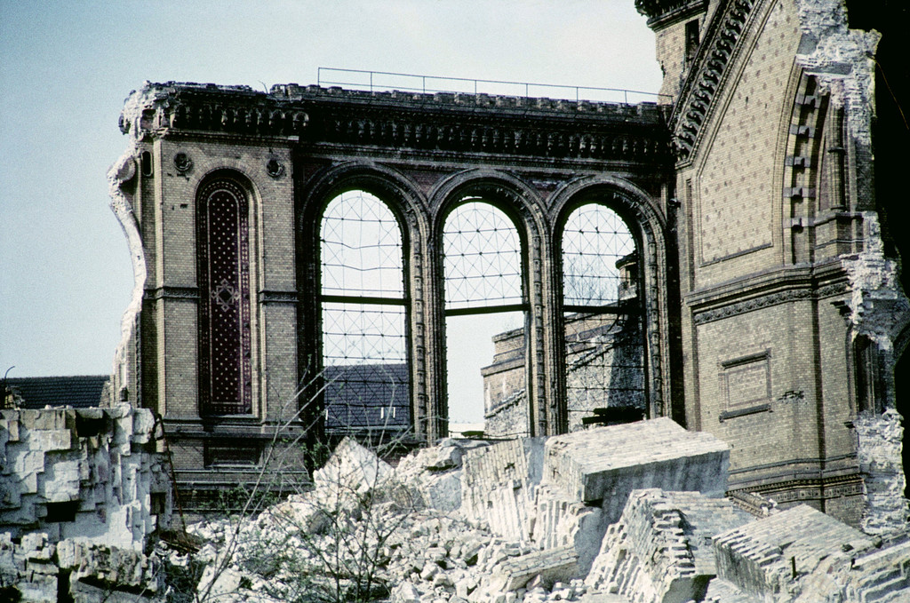 Ruine Anhalter Bahnhof