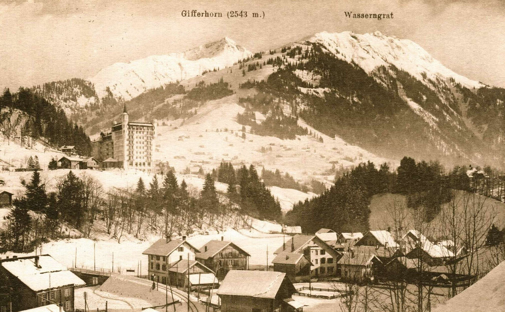 Gstaad. Overview of old village