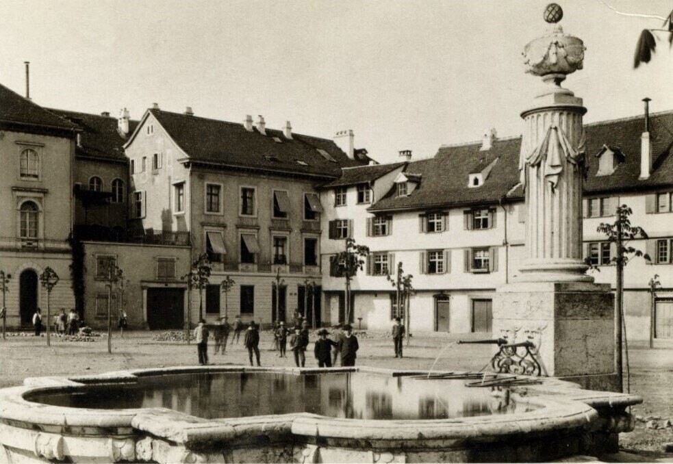 Fountain Pisani at Munsterplatz