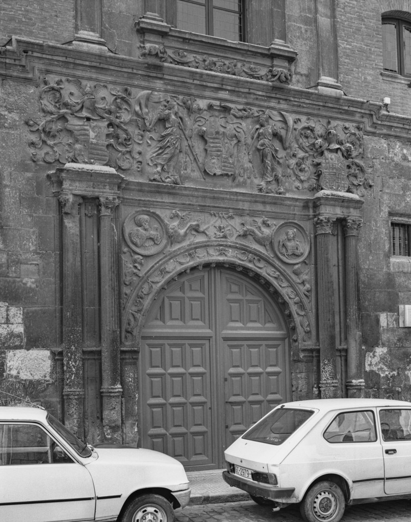 Portada de la Casa de Miranda, Burgos