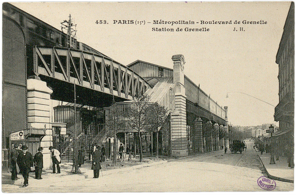 Métropolitain Boulevard de Grenelle. Station de Grenelle