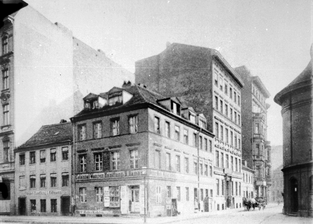 Krausenstraße 1, Ecke Mauerstraße