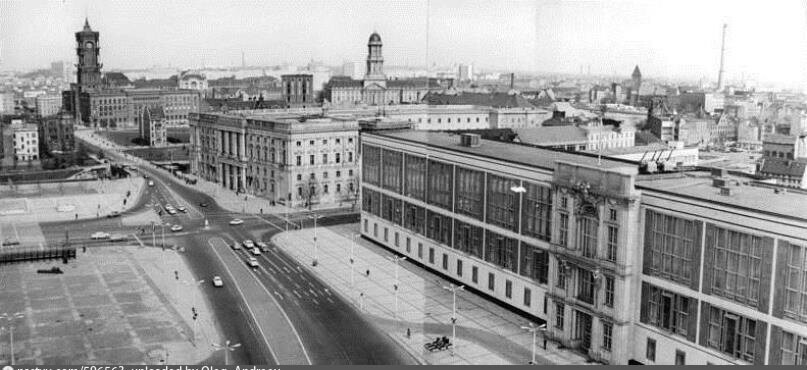 Marx-Engels-Platz. Staatsratsgebäude. Rotes Rathaus