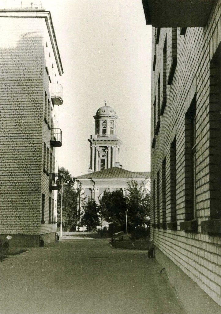 Jelgava. Skats no ielas Driksas vidusskolā nº 1 (ēkas bijušās Academia Petrina)