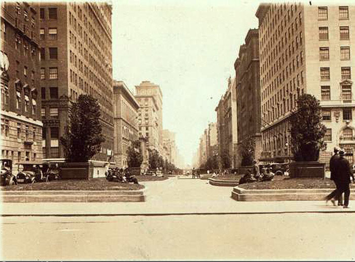 Park Avenue, north from 50th Street, showing the center parks as they were from about 1917 to 1927.