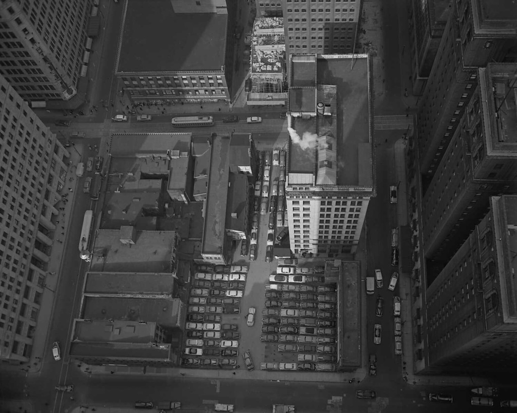 Stores and buildings before their demolition to create Mellon Square