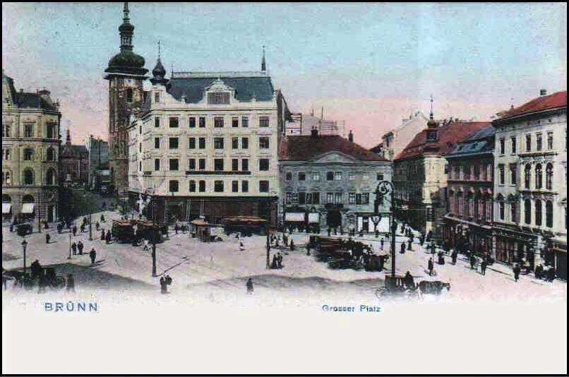 Náměstí Svobody, Pohled na severní část náměstí - ještě s palácem Mitrovských