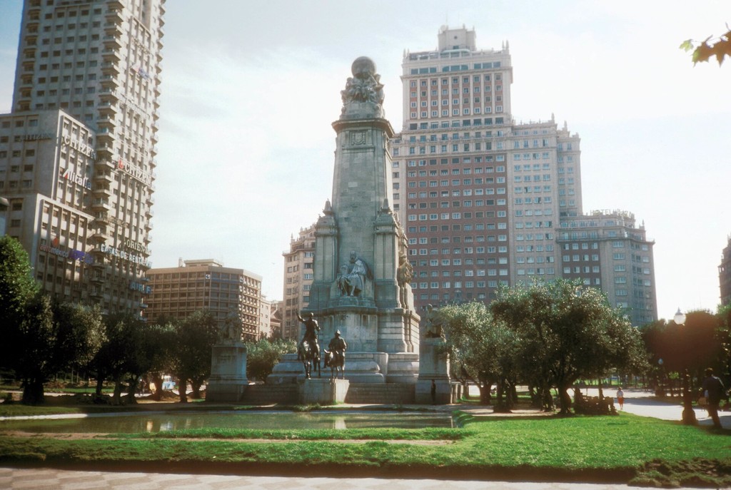 Plaza de España. Monumento a Miguel de Cervantes