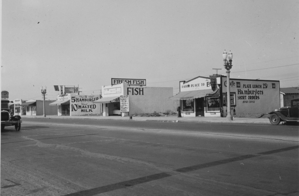 Florence Avenue, Crenshaw Knoll, looking west on Florence Avenue from Normandie Avenue