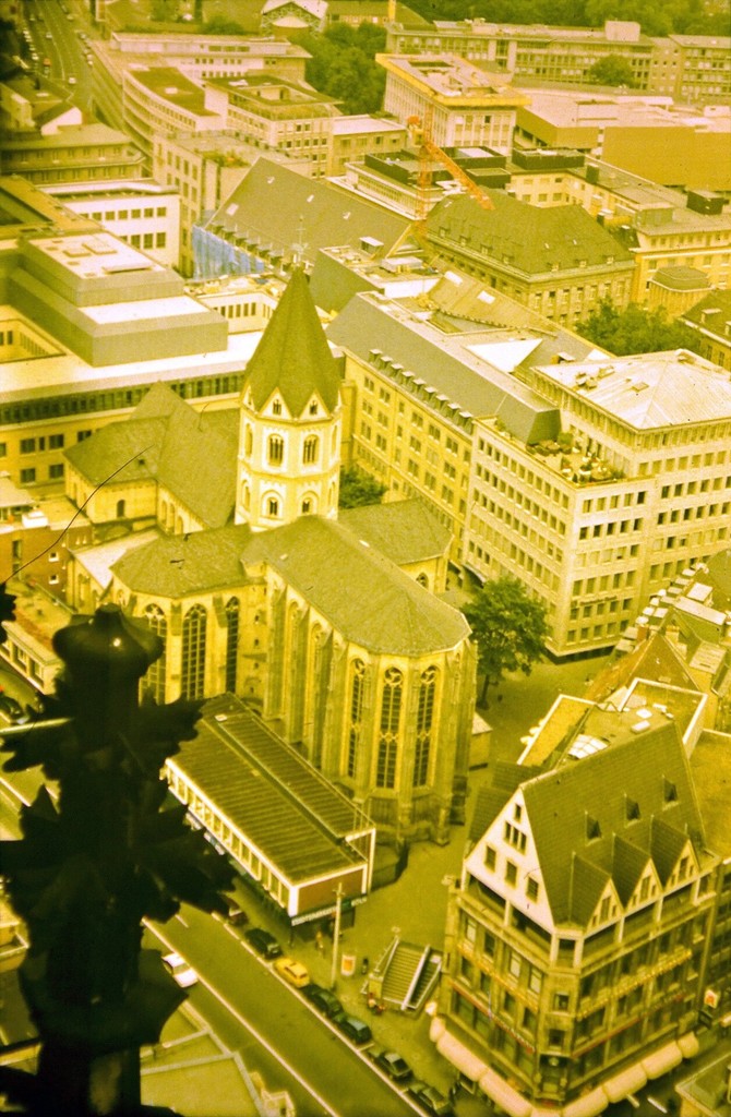 Blick vom Turm des Kölner Doms auf St. Andreas