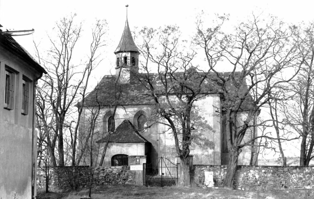 Bedřichův Světec, kostel sv. Jakuba Většího. Рohled zprava