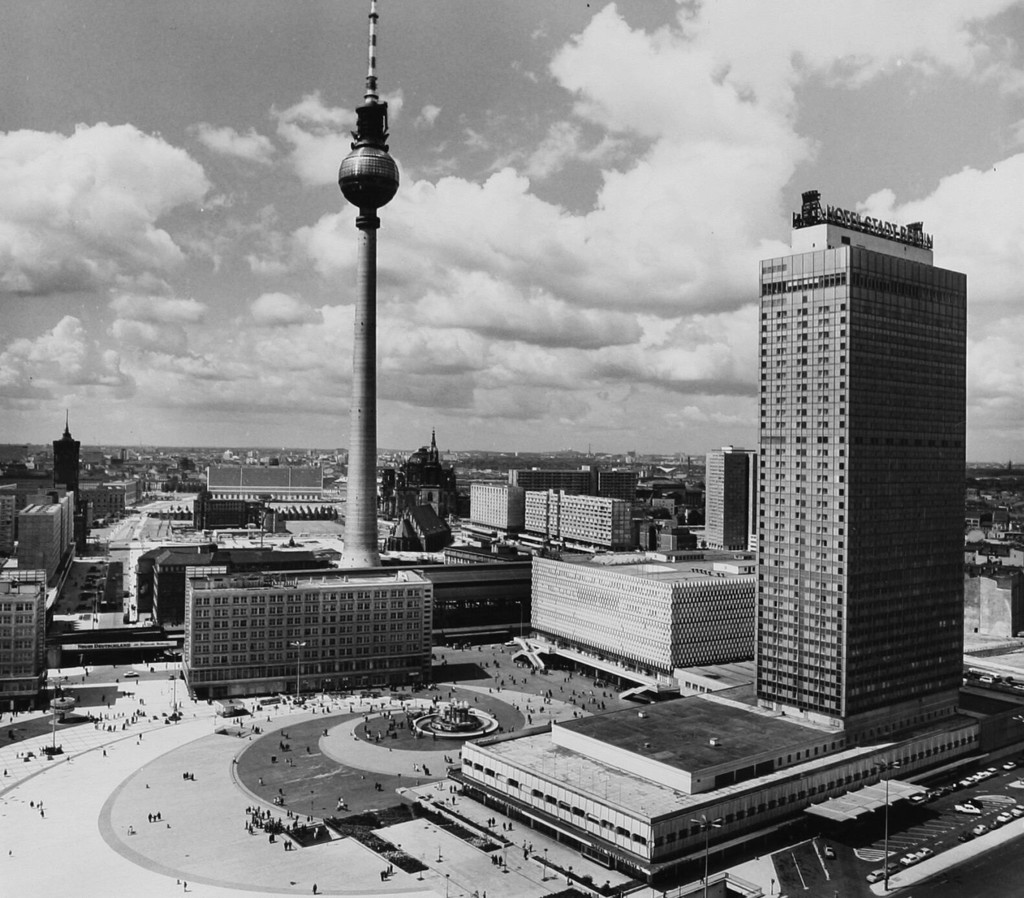 Alexanderplatz. Interhotel 