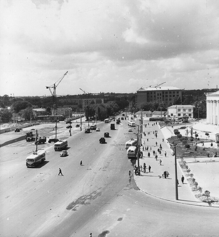 Панорама площі Перемоги