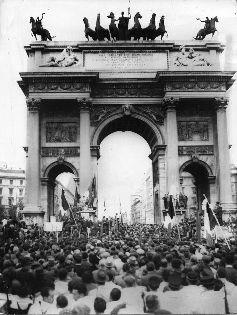 Primo Maggio, la folla all'Arco della Pace