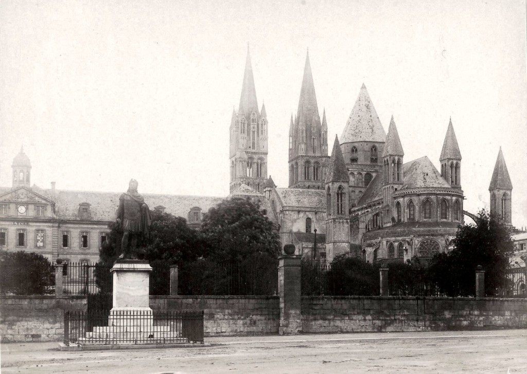 Caen, vue générale de l'église St. Etienne