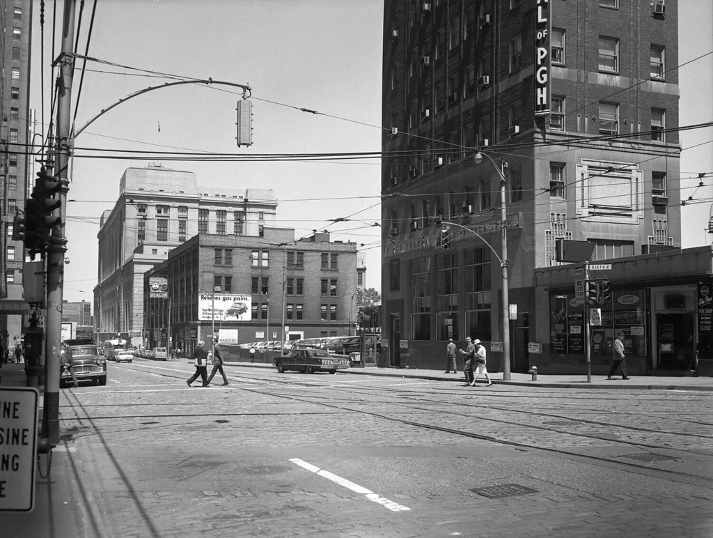 Intersection of Grant Street and 6th Avenue, looking north