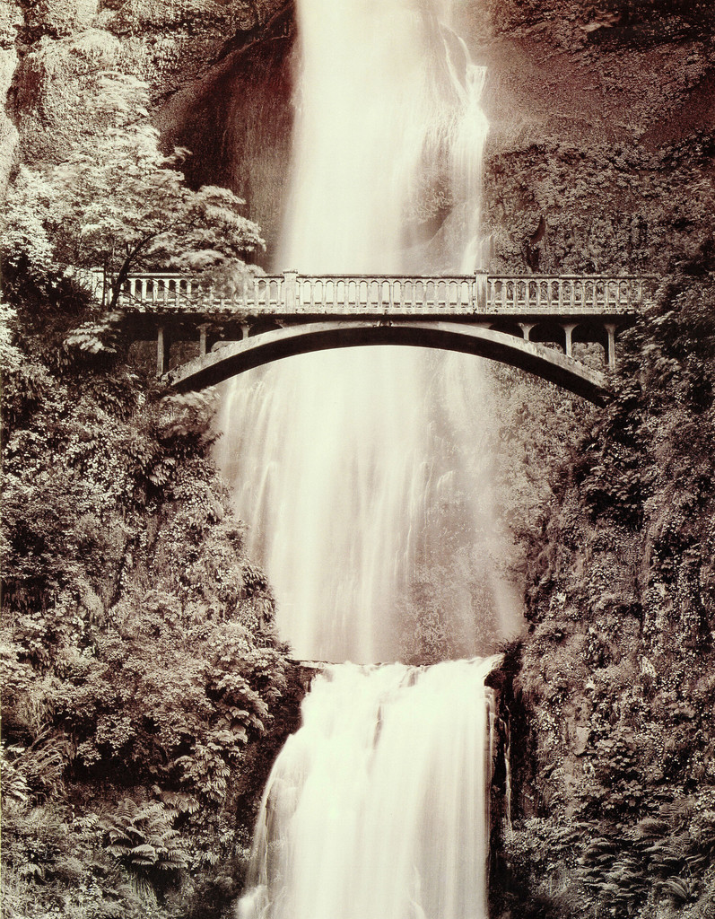 The Benson bridge at Multnomah falls