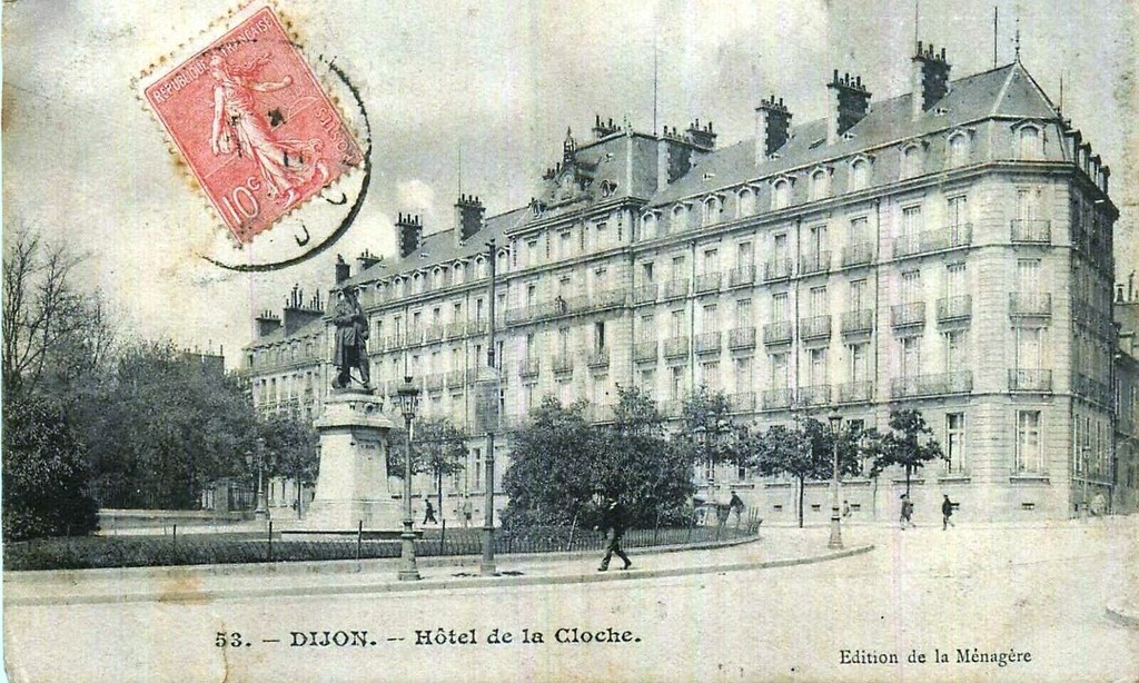 Hôtel de la Cloche. Place Darcy