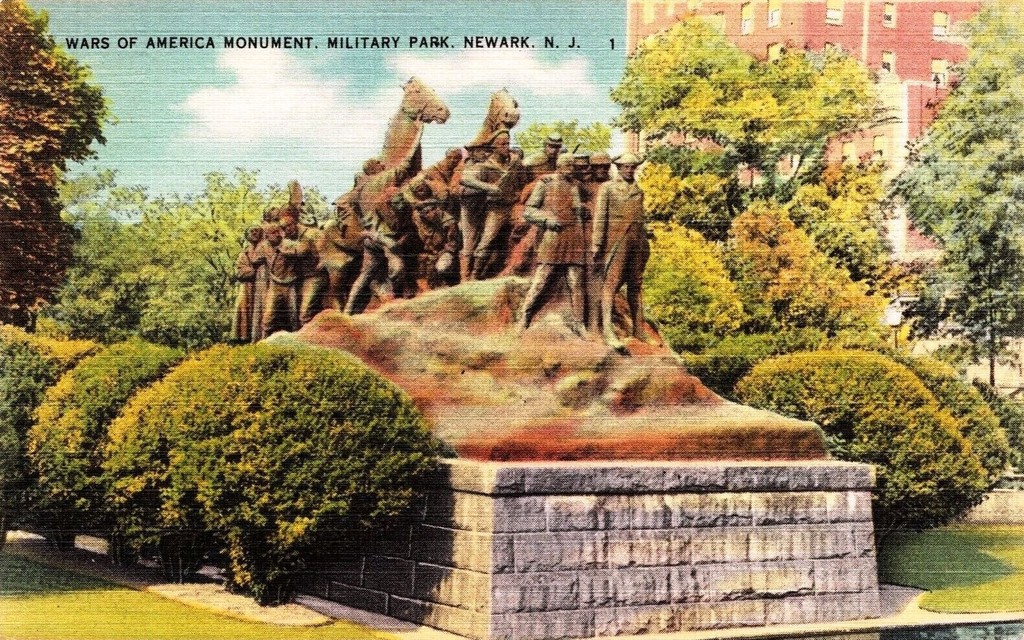 Newark. Military Park: Monument 'Wars of America'