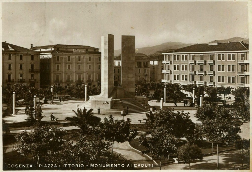 Cosenza, Piazza del Littorio