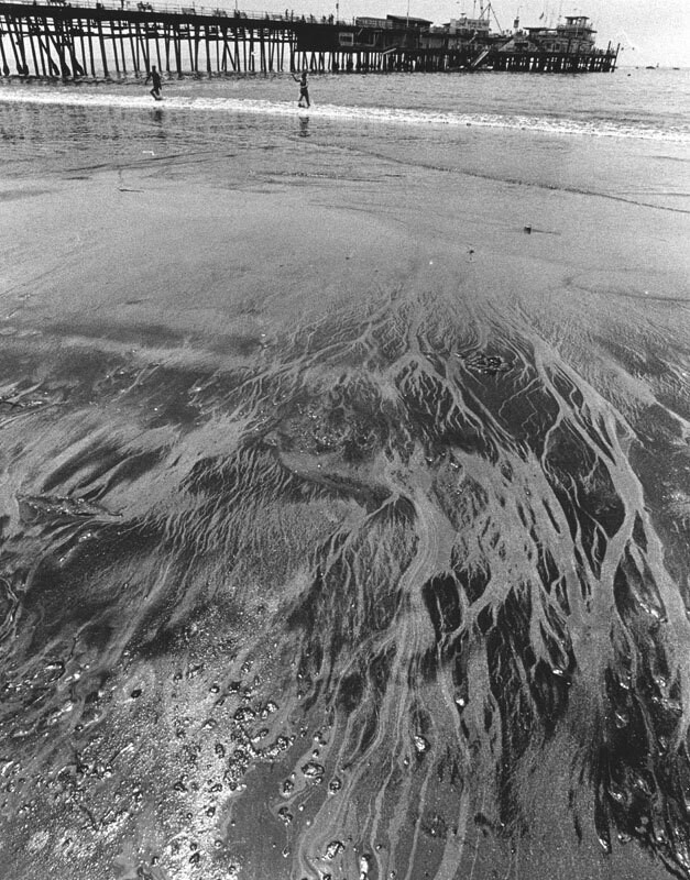 Oil spill in ocean