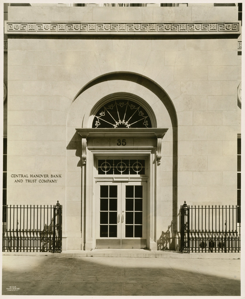 35 East 72nd Street. Central Hanover Bank and Trust Company. Entrance