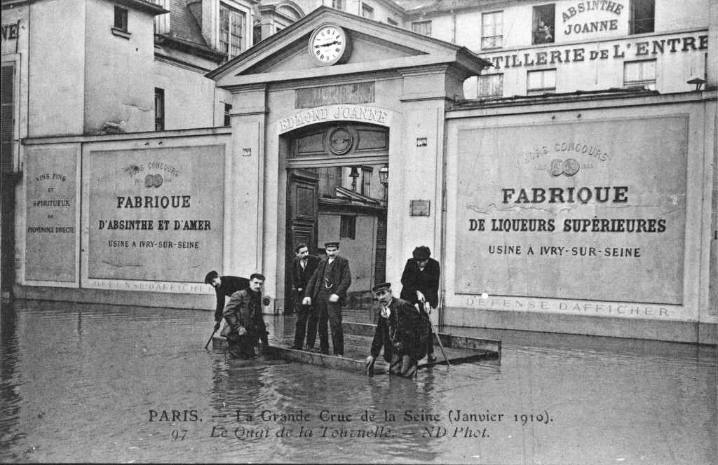 La Grande crue de la Seine (janvier 1910). Le quai de la Tournelle
