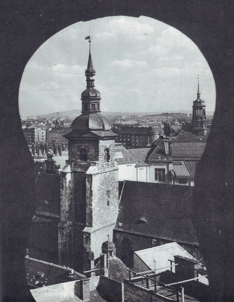 Pohled z věže u náměstí