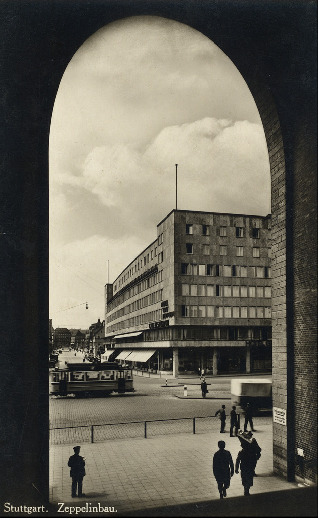 Blick auf den Zeppelinbau vom Hauptbahnhof