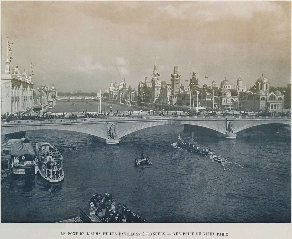 Le pont de l'Alma et les pavillons étrangers Vue prise du vieux Paris