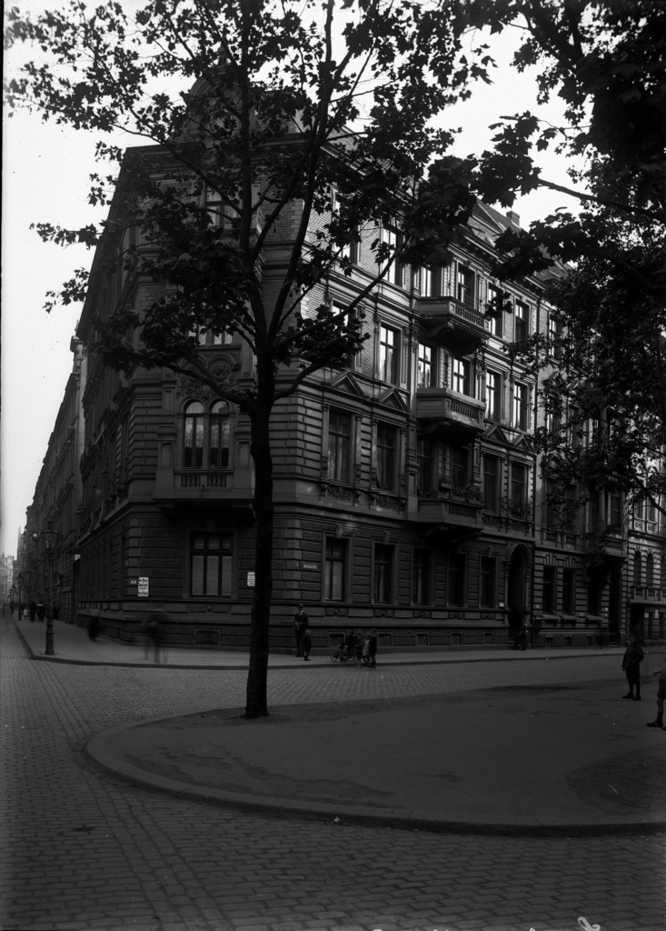 Beethovenstraße 15 / Ecke Engelbertstraße