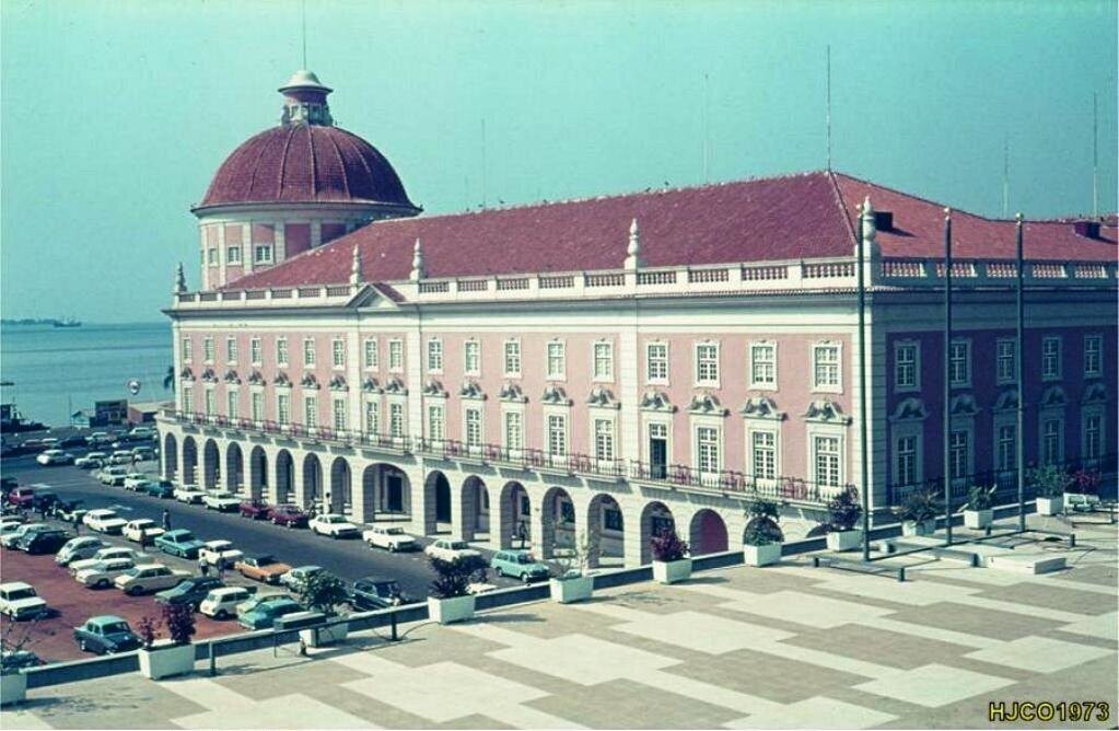 Luanda. Banco de Angola
