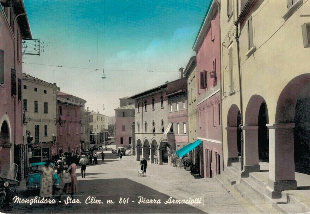 Monghidoro, Piazza Armaciotti
