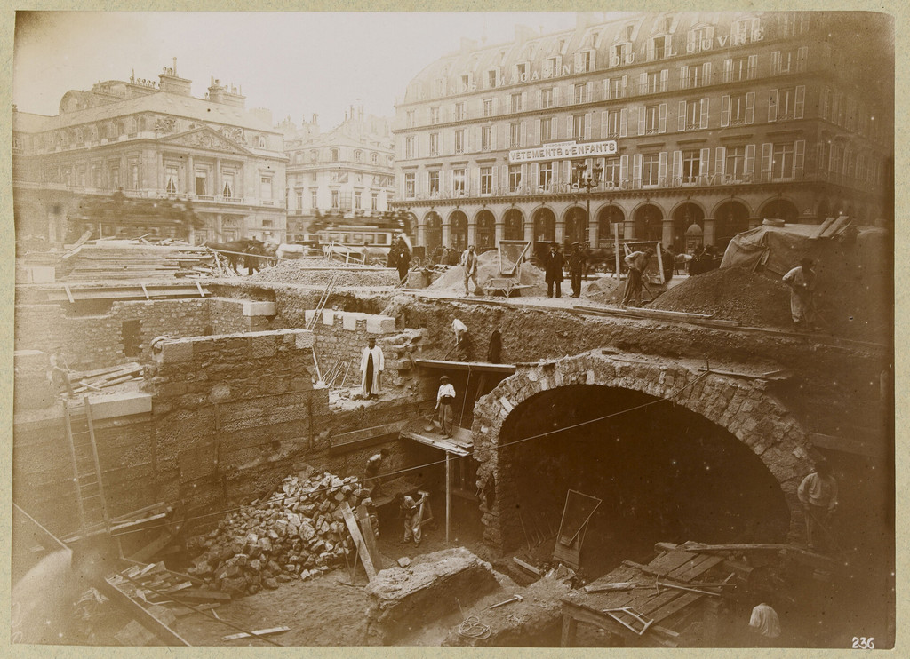 Station du Palais Royal. Construction des accès
