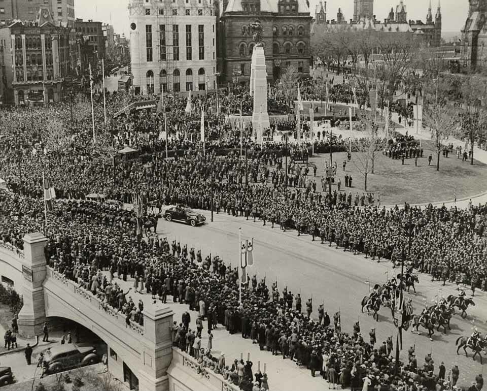 King George VI and Queen Elizabeth unveiled the War Memorial in Ottawa