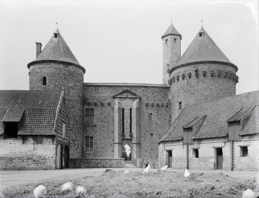 Château d'Olhain à Fresnicourt-le-Dolmen : façade est