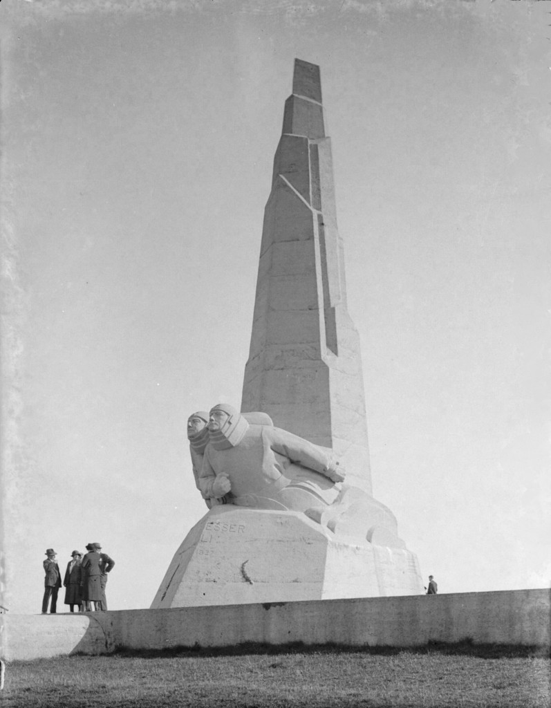 Monument Nungesser et Coli à Étretat