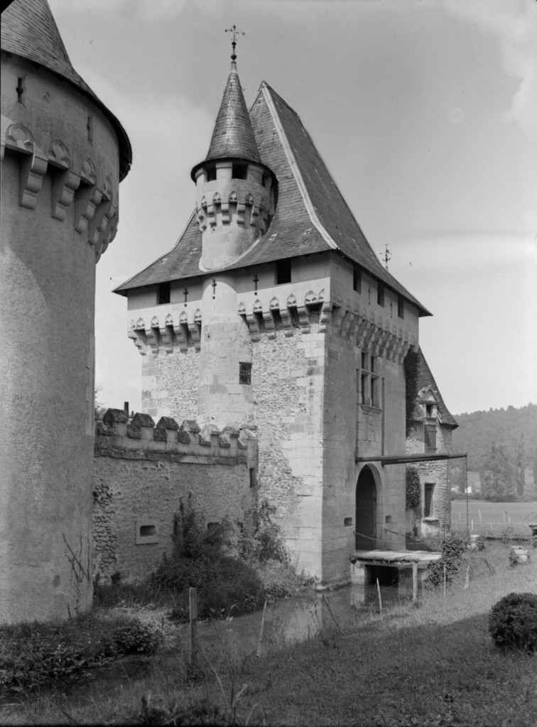 Château du Lieu-Dieu à Boulazac : pont-levis
