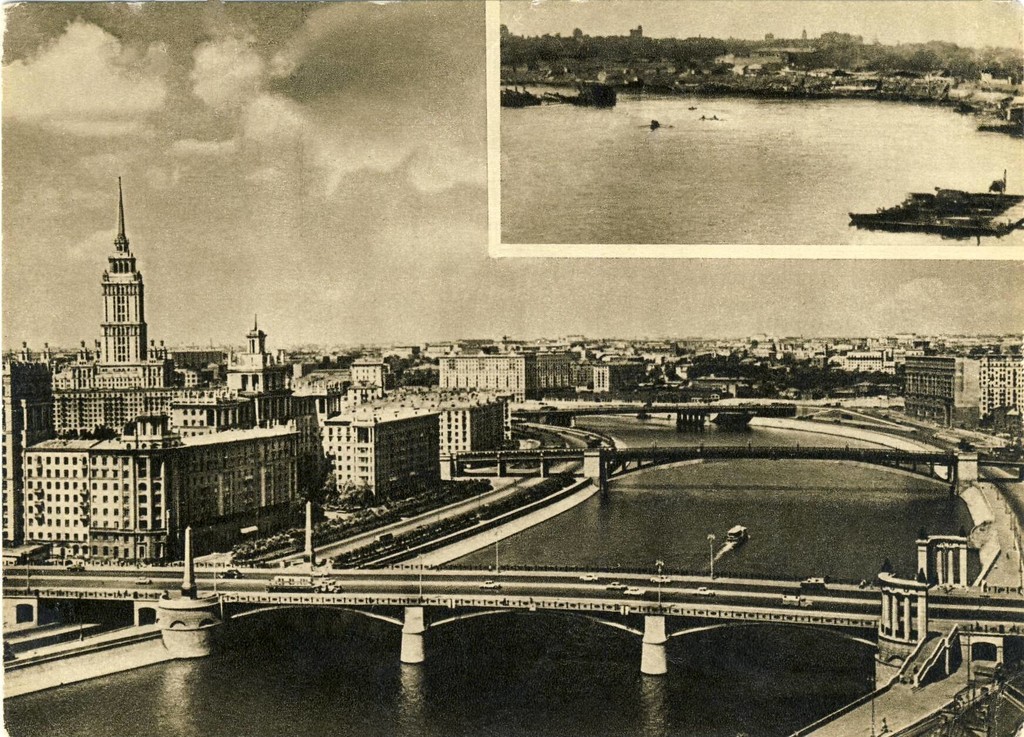 Вид в сторону Бородинского моста с Ростовской набережной