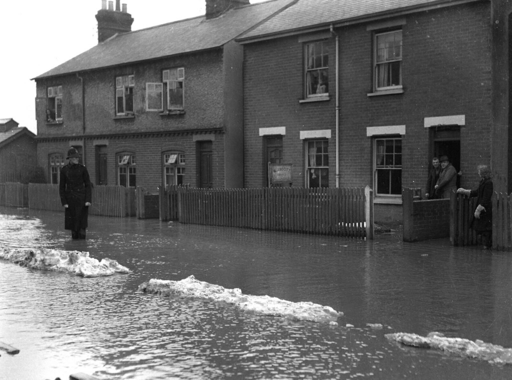 Beaconsfield Road 1953 flood