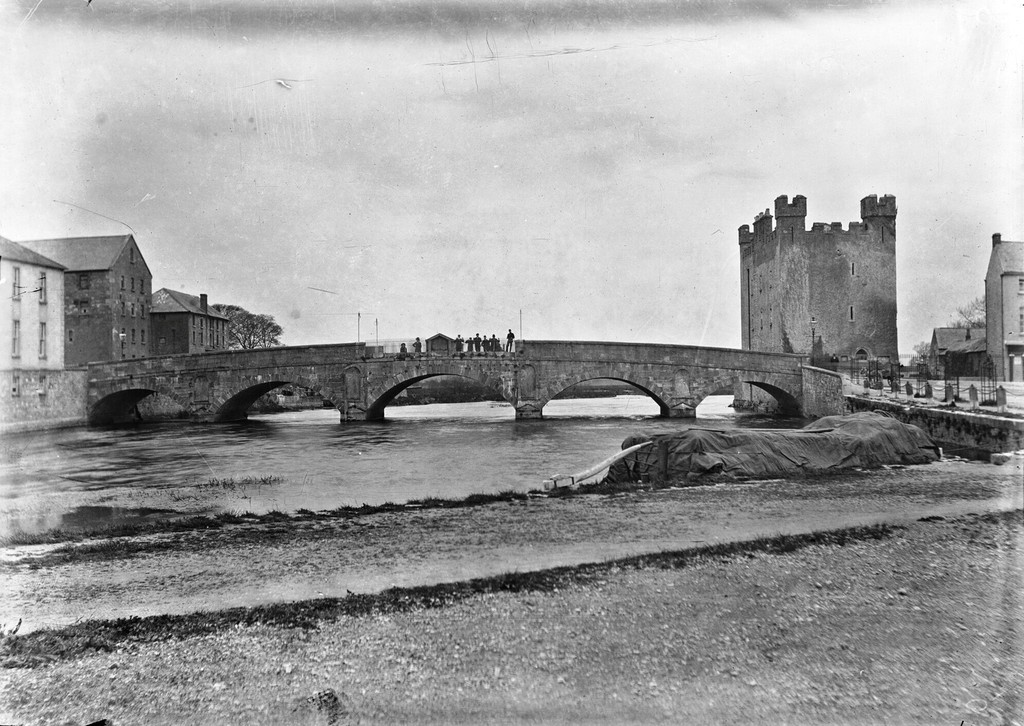 Athy. Bridge and Stronghold