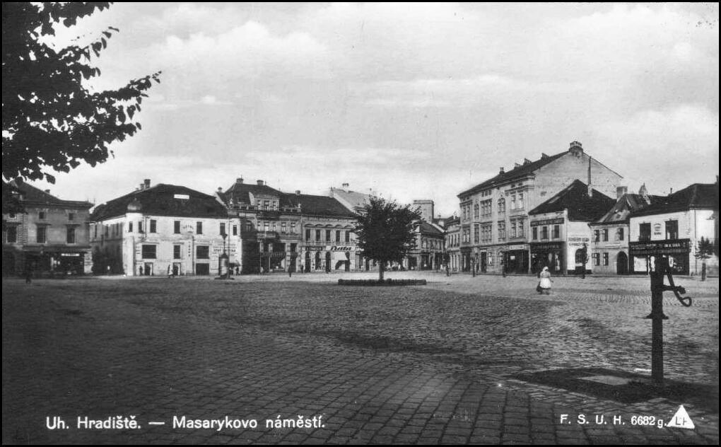 Uherské Hradiště. Pohled na Masarykovo náměstí