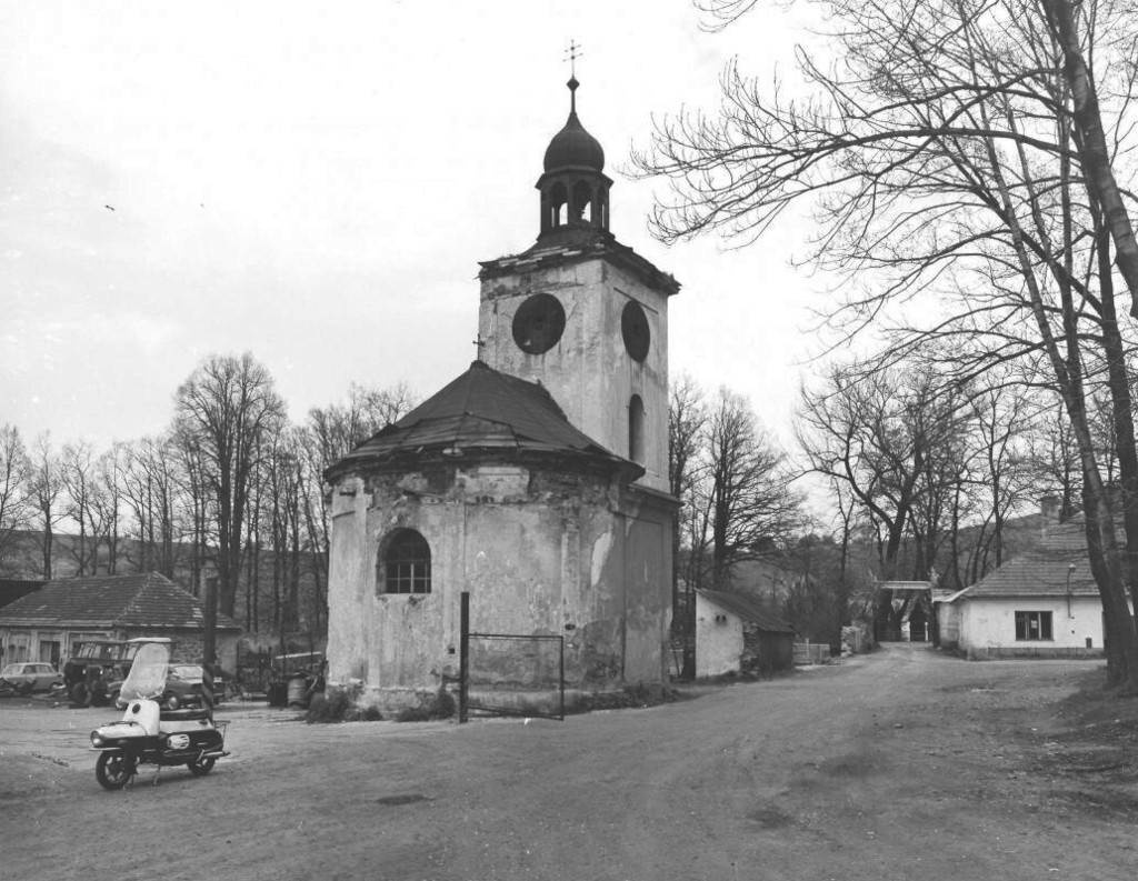 Stará Dlouhá Ves, kaple sv. Kříže