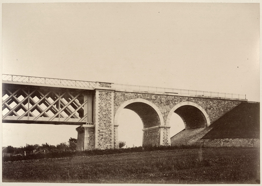 Viaduc du Val Saint-Léger à St-Germain-en-Laye. Culée - Côté de Versailles
