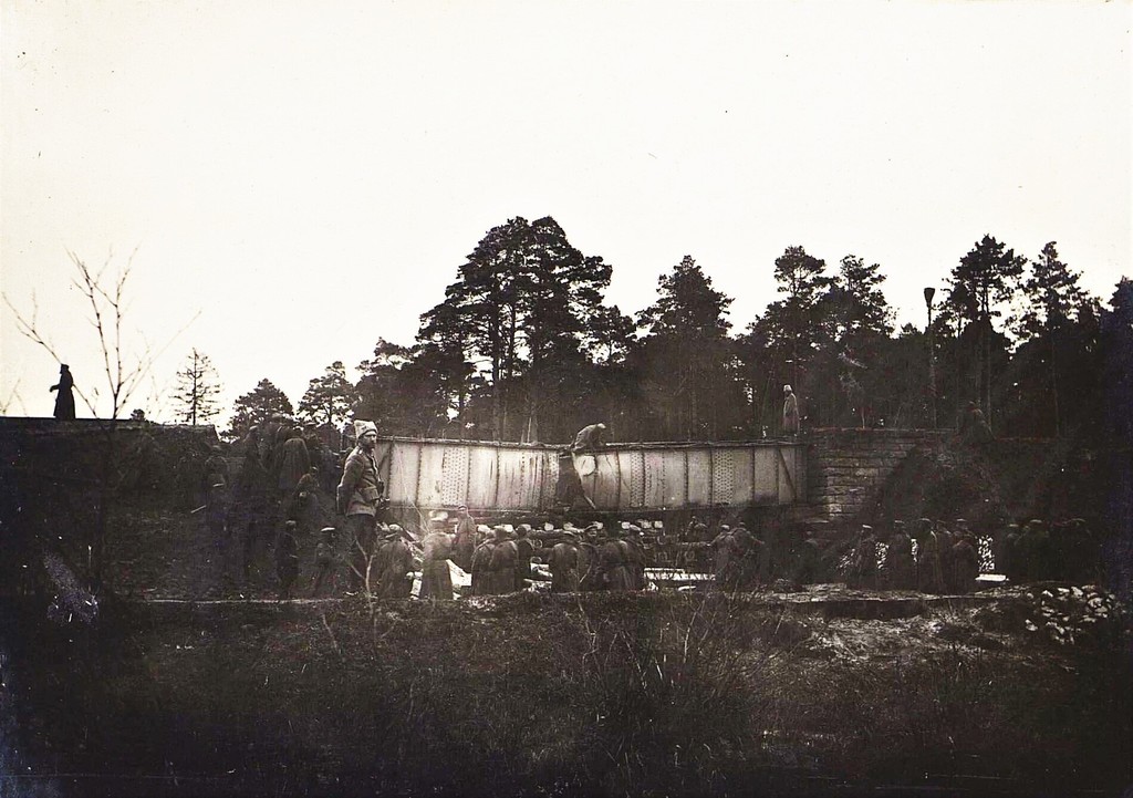 Shestisazhenny most na 101-ty verst podczas zniszczenia